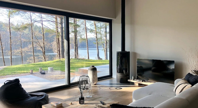 Вилла Luxury The Lake. Unique Waterfront Villa