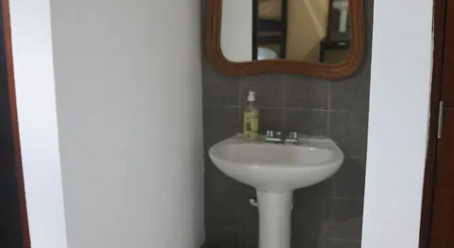 Четырёхместный номер Standard Hotel Tunich Naj