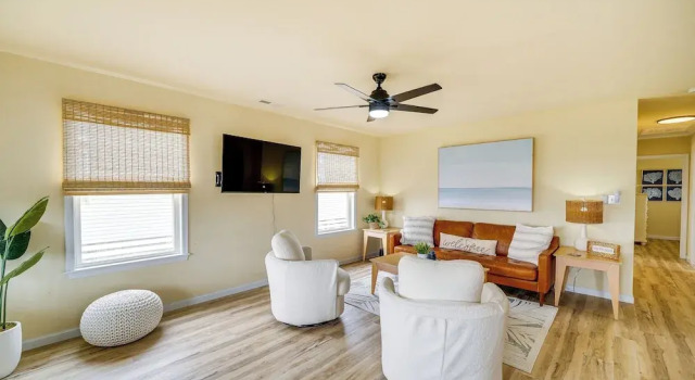 Коттедж с 3 комнатами с балконом Nags Head Vacation Rental w/ Hot Tub: Near Beach!