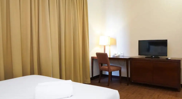 Апартаменты 1BR Queen Bed at Ancol Marina Apartment near Dufan