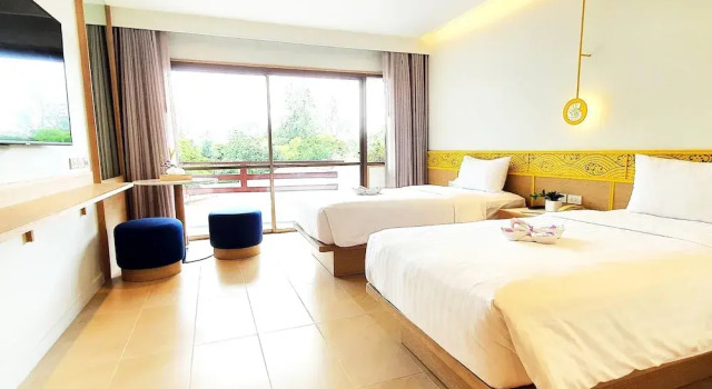 Двухместный номер Deluxe с балконом и с видом на сад Novotel Rayong Rim Pae Resort