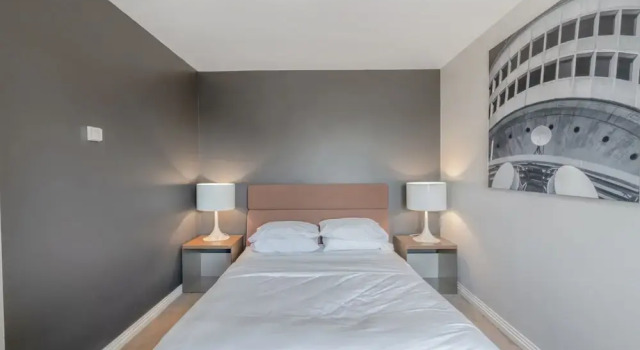 Sleek 2-bed Apartment in Vibrant Kingston