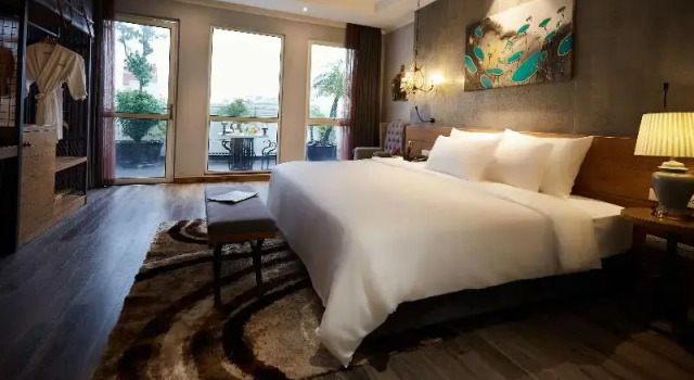 Двухместный номер Standard с балконом и с красивым видом из окна HaNoi Calido Hotel