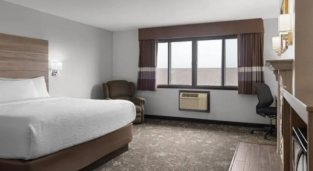 Номер Superior Ramada by Wyndham Cedar Rapids South