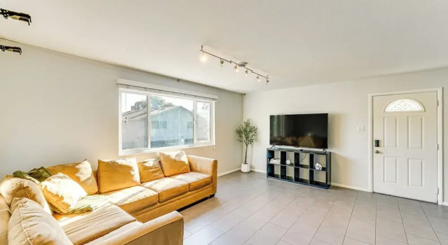 Community Pool: Scottsdale Condo 2 Mi to ASU, Забронировать Апартаменты/квартира Отели Скотсдейл с парковкой, Парковка