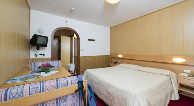 Трёхместный номер Standard с видом на горы Hotel Gran Mugon