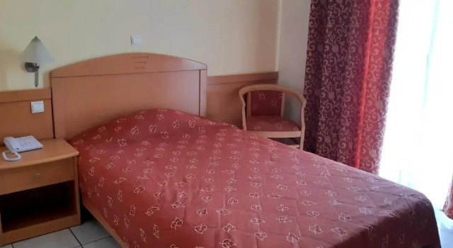 Одноместный номер Standard Hotel Tolo
