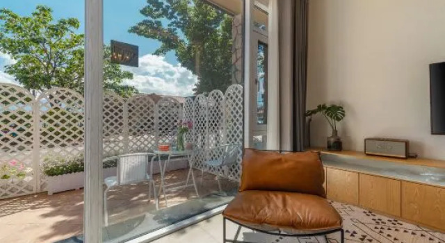 Кровать в общем номере Дуплекс с видом на внутренний двор Haizhaoshan • 270-Degree Cliff Seaview Holiday Villa (Dali Haidongfang)