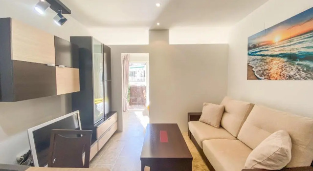¡Relax, terraza y wifi! A 50m de la playa, Забронировать Отель Торремолинос Коста-дель-Соль, рядом с Парафия Архангела Михаила