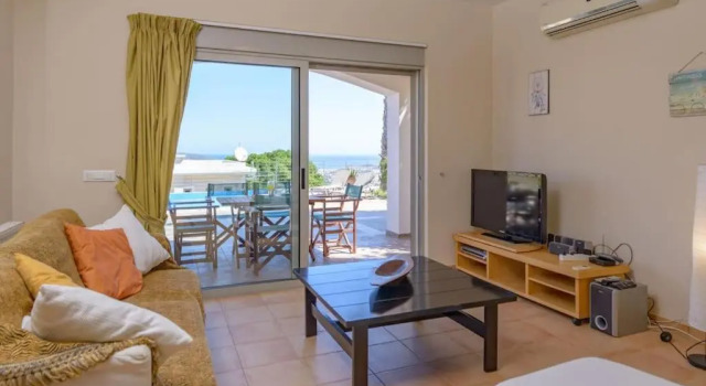 2 Bedroom Villa, Pool, Sea Views, Agios Nikolaos,, Забронировать Вилла Отели East Crete с парковкой, Парковка