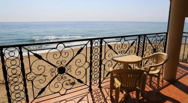 Апартаменты с видом на море Menada Atrium Beach Apartments