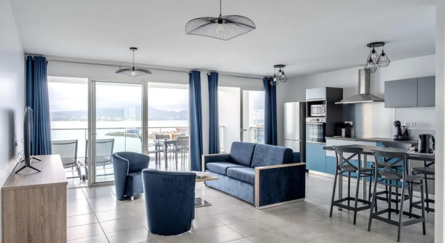 Семейные апартаменты с 2 комнатами B&B HOME Fort-de-France Marina