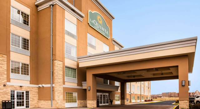 La Quinta Inn & Suites by Wyndham Rochester Mayo Clinic S, Varaa Hotelli Hotellit Minnesota pysäköinnillä, Pysäköinti