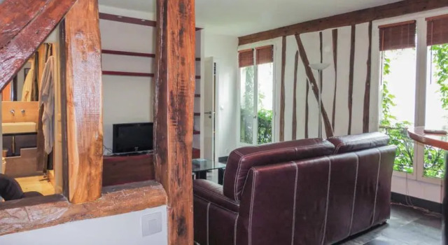 Studio in Bustling St Maur / Oberkampf Area