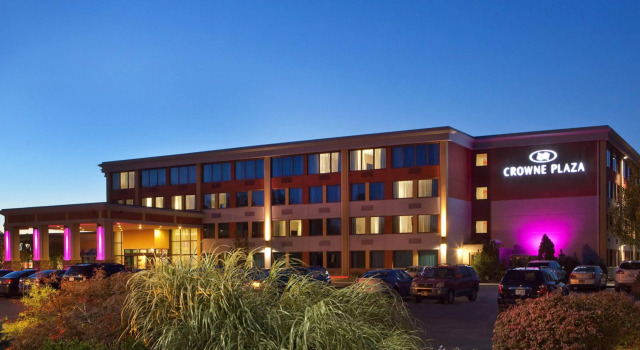 Crowne Plaza Boston - Woburn, Rezerwuj Hotel Hotele w New England z basenem, Basen