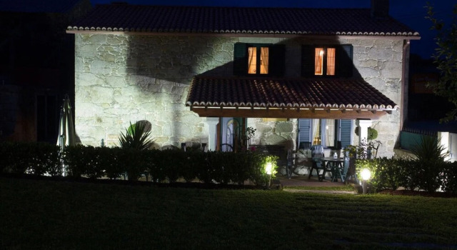 House With 5 Bedrooms in Cuntis, With Wonderful Lake View, Private Poo, Prenota Casa vacanze  