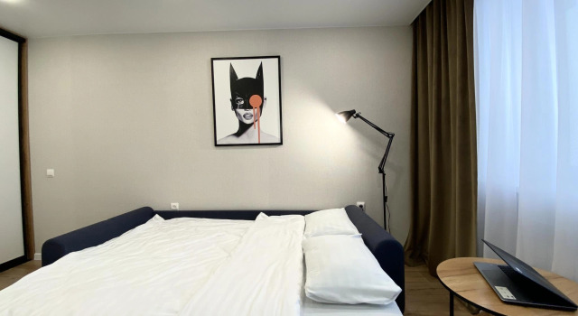 Live simply.<url> on Tallinskaya street, Prenota Appartamento Hotel a Tyumen Region con parcheggio, Parcheggio