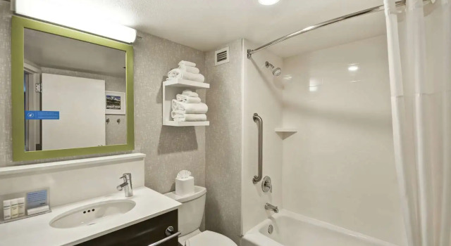 Четырёхместный номер Standard Hampton Inn Seattle/Southcenter