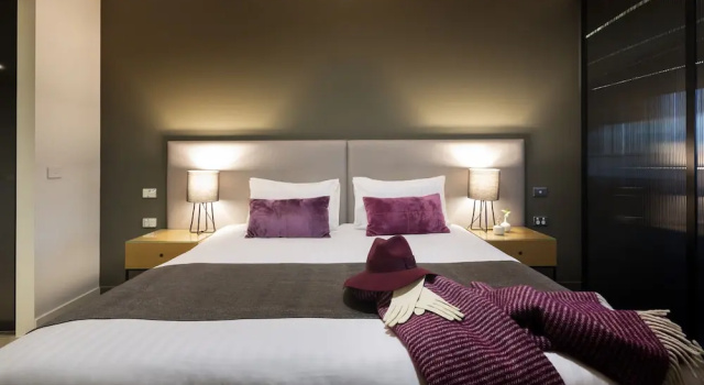 Апартаменты с балконом East Hotel and Apartments