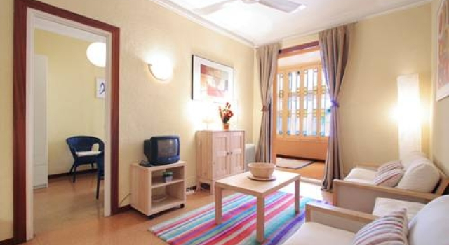 Rent a Flat in Barcelona Arc de Triomf, Забронировать Отель Барселона провинция Барселона, рядом с Santa Caterina Market