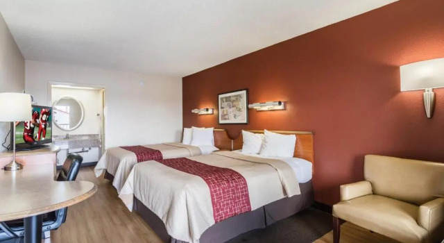 Четырёхместный номер Standard Red Roof Inn Bowling Green