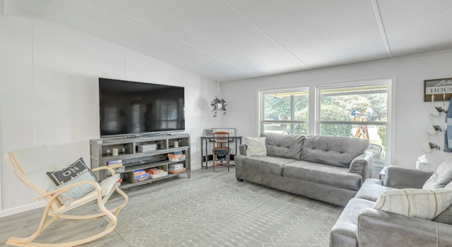 Коттедж с 3 комнатами Riverfront Granbury Home w/ Patios & Boat Dock!