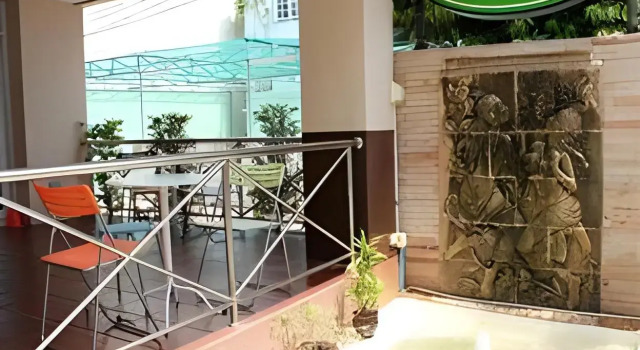 Baan Vor. Sumongkol Service Apartment, Varaa Huoneisto Hotellit North-Eastern Thailand pysäköinnillä, Pysäköinti