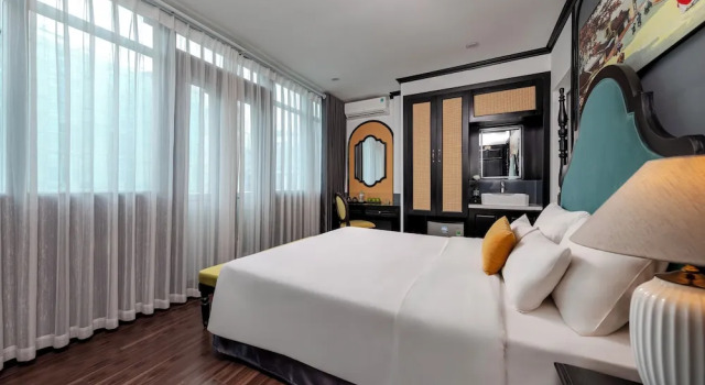 Двухместный номер Deluxe с балконом и с видом на город Hanoi Elpis Hotel & Spa
