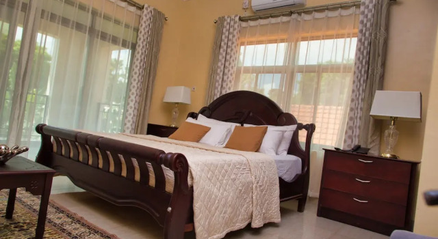 Lake Point Villa