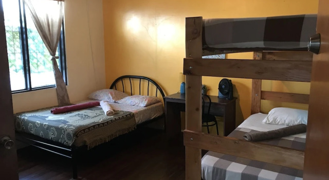 Четырёхместный семейный номер Standard In the Wind Hostel and Guesthouse