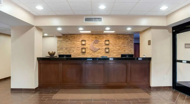 Comfort Suites Tallahassee, Book Hotel Hoteller i Panhandle Florida med morgenmad, Morgenmad
