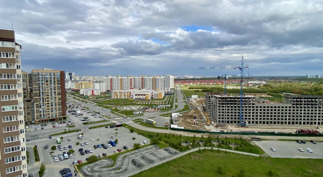 Live simply.<url> on Farman Salmanov Street, Book Hotel Hotels in Tyumen Region with Parking, Parking