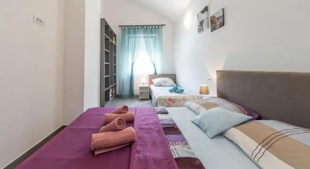 Apartments Zavrelje, Забронировать Апартаменты/квартира Отели Сребрено с парковкой, Парковка