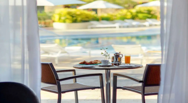 Standard quadruple famille chambre Vue piscine Mövenpick Resort & Spa Tala Bay Aqaba