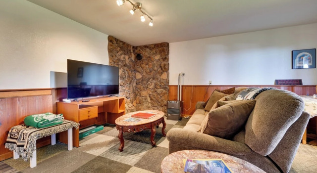 < 1 Mi to Pioneer Ave: Homer Base w/ Fire Pit!, Réserver Maison de vacances Homer 