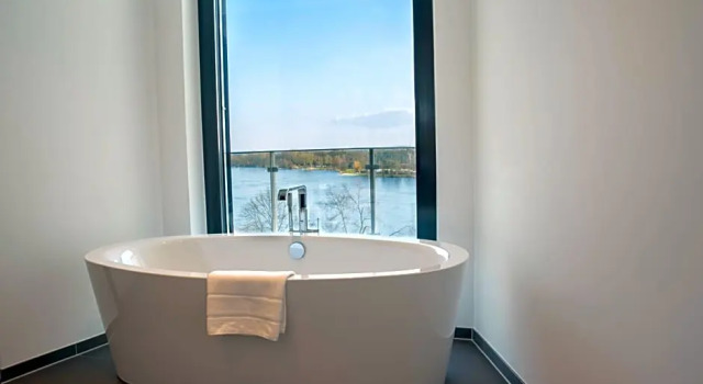 Двухместный люкс с балконом Courtyard by Marriott Wolfsburg