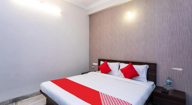OYO 28226 Hotel Soumya Inn