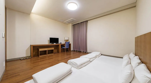 Номер Standard Korea Tourist Hotel