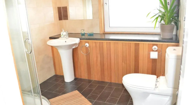 Коттедж Hazel Bank Villa Apartment