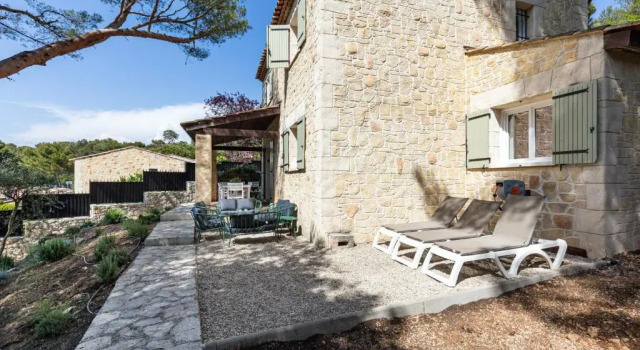Вилла Domaine du Mont Leuze