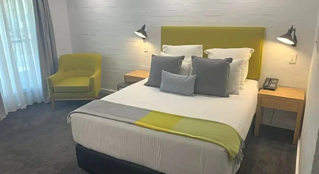 Номер Deluxe Town Square Motel