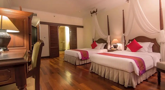 Двухместный номер Deluxe с балконом Angkor Palace Resort & Spa