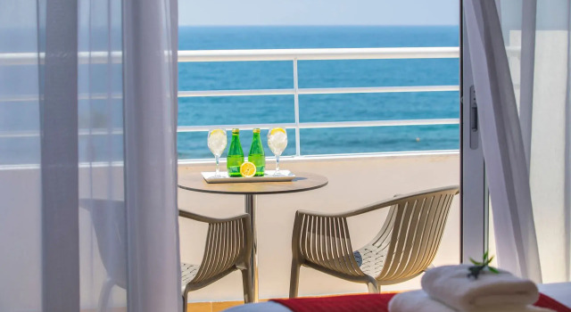 Люкс Executive с видом на море Leonardo Cypria Bay