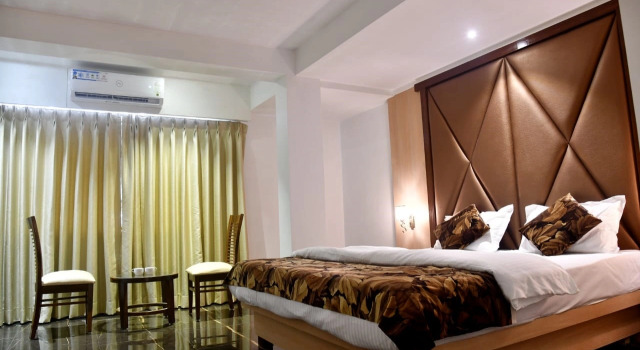 Люкс Hotel Monarch Center Point near Dahanu Beach, Bordi