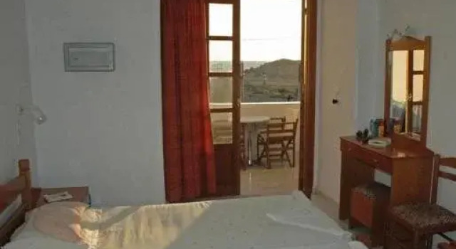 Three Dolphins, Rezervasyon Otel Kato Lefkos Yunanistan