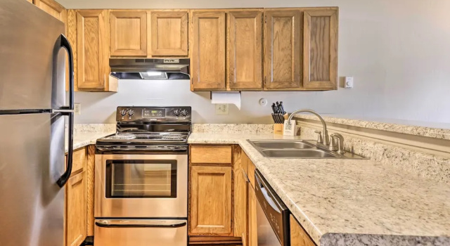 Апартаменты Lakefront Dillon Condo w/ Pool Access: Near Skiing