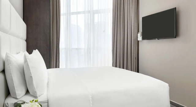 Suite con balcón y con vista a la ciudad Staybridge Suites - Doha Lusail, an IHG Hotel