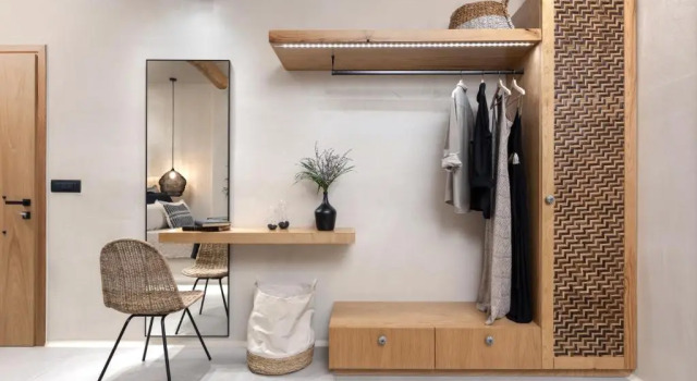 Люкс с балконом Emery Suites