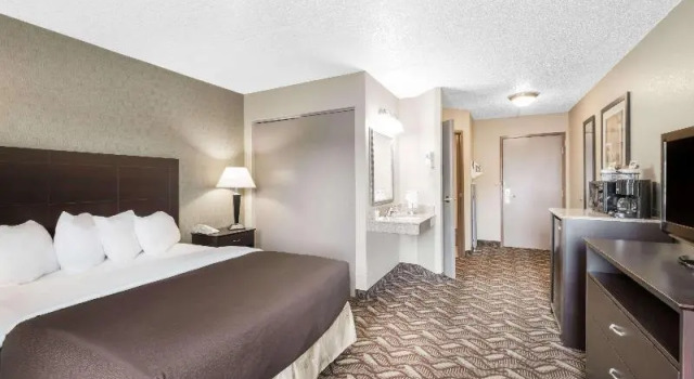 Номер Standard Days Inn by Wyndham Bismarck