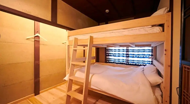 Sasayama Jyokamachi Guest House KURIYA Double Bunk Bed Cabin for up to 4 Pax - Vacation STAY 92027, Забронировать Гостевой дом Гостевые дома Хёго, Гостевой дом
